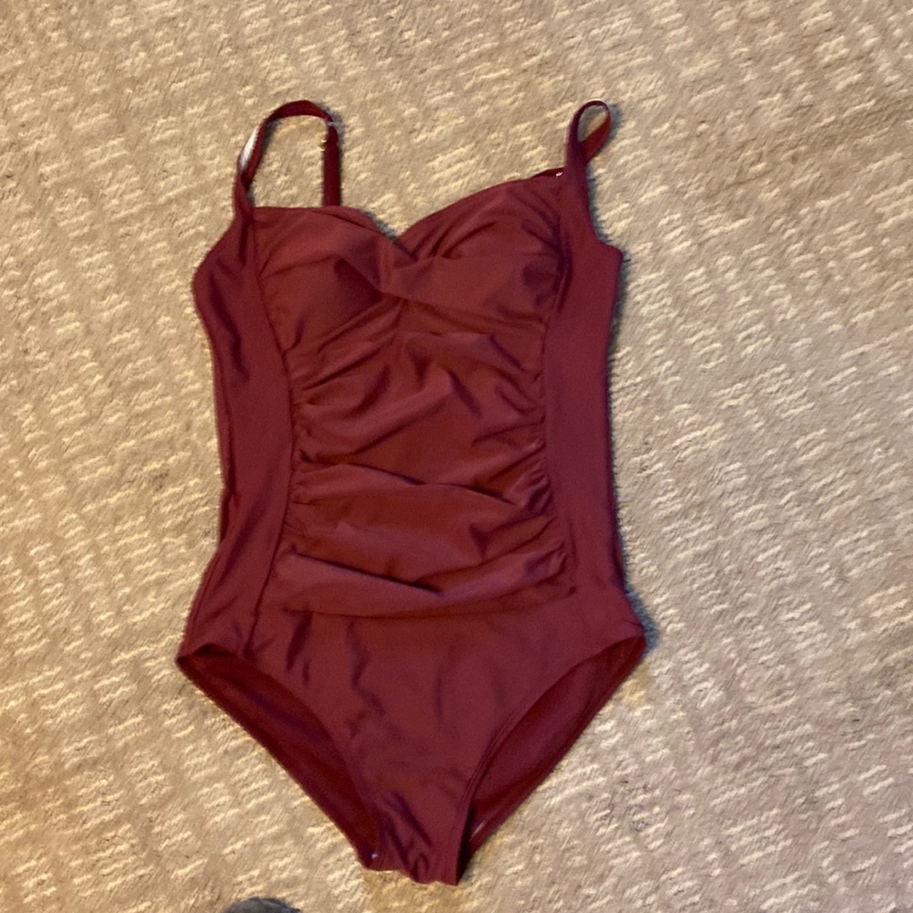 Women’s bathing suit